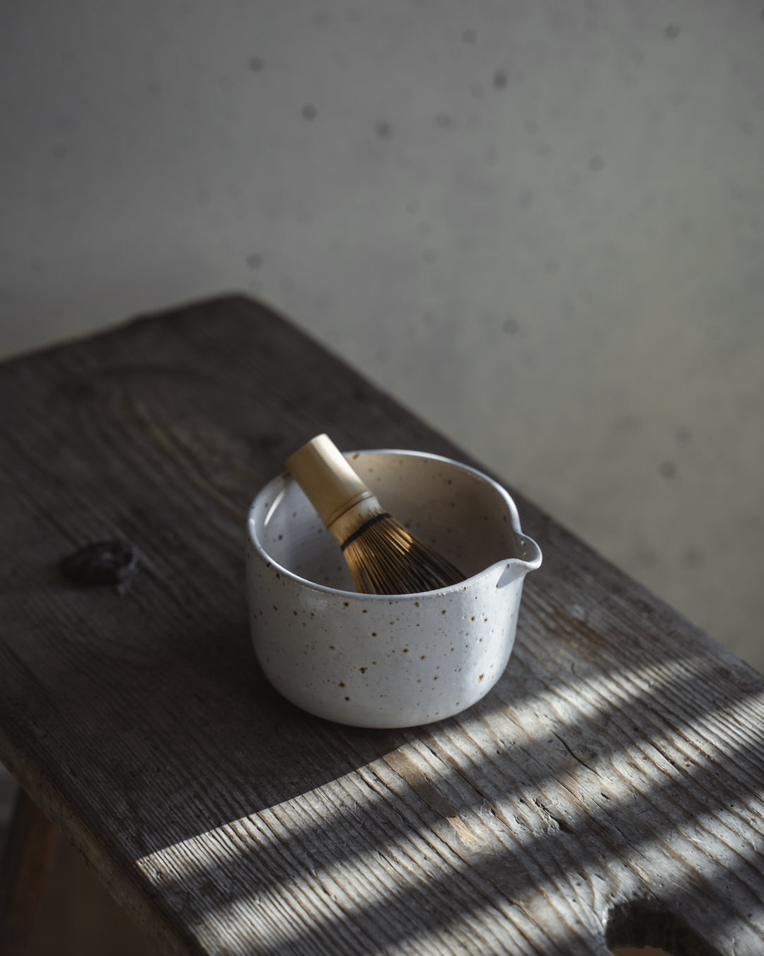 Matcha Bowl White Speckled With Spout