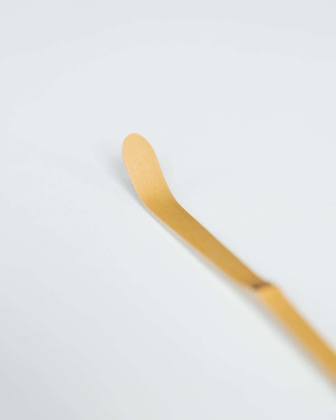 Takayama white bamboo scoop by Kubo